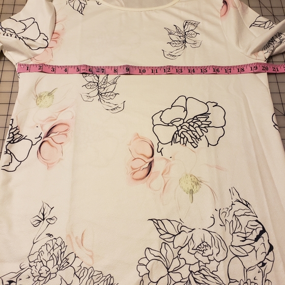 3 for $30 👗Floral print shift dress - Picture 4 of 7